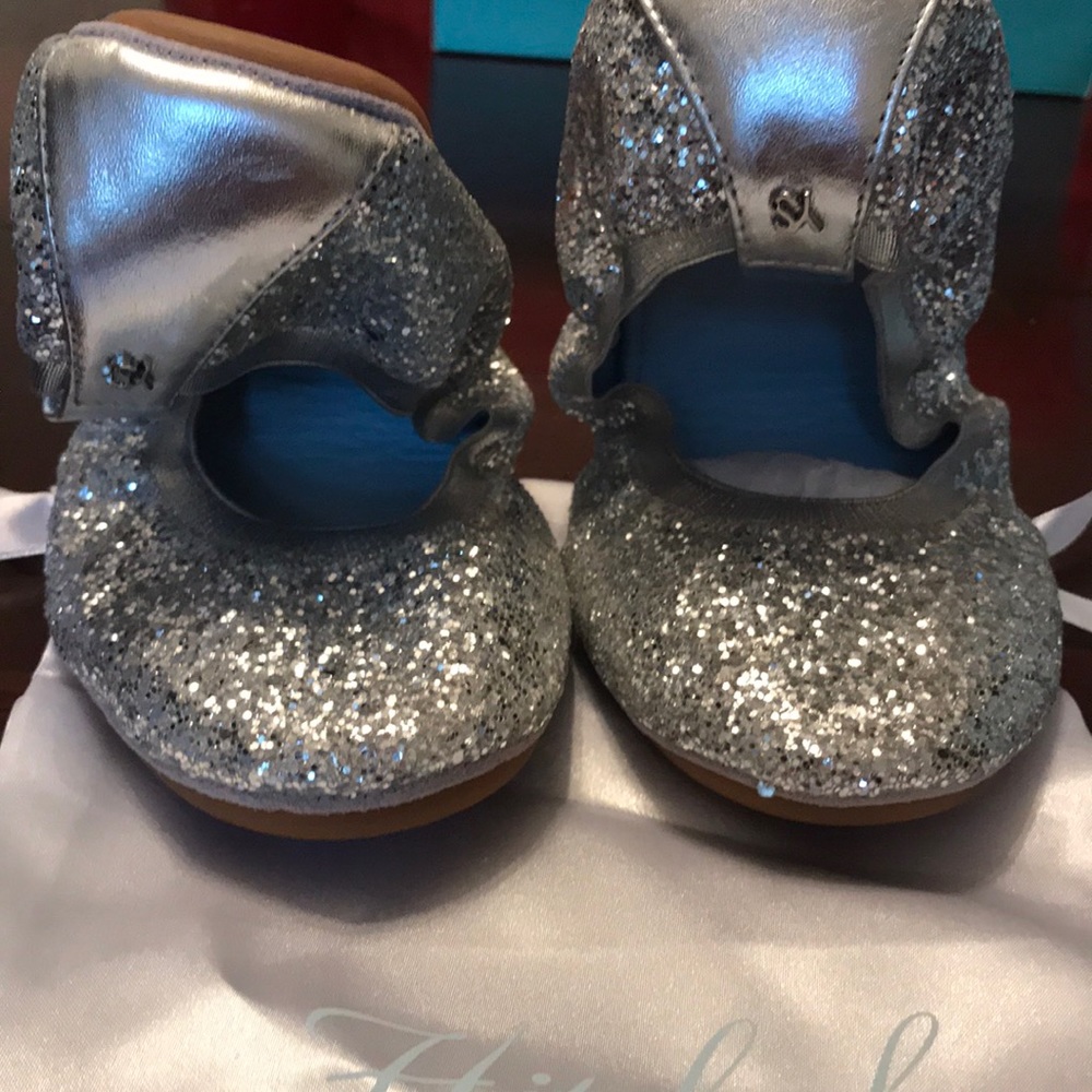 Yosi Samra platinum glitter flats. Foldable